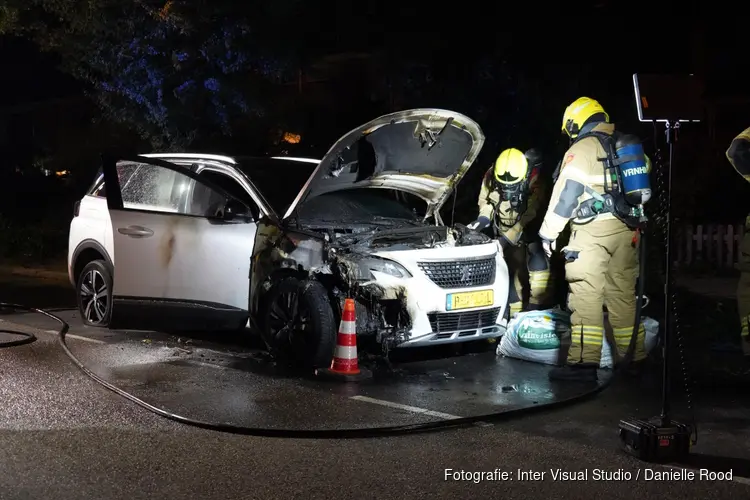 Auto vermoedelijk in brand gestoken in Bovenkarspel