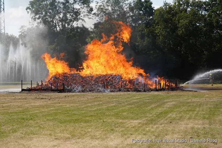 Huttenverbranding in Bovenkarspel