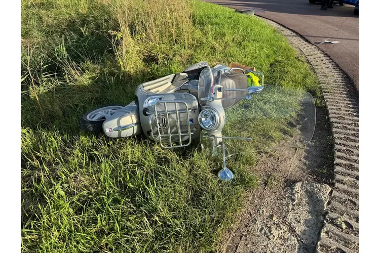 Scooterrijder gewond in Lutjebroek