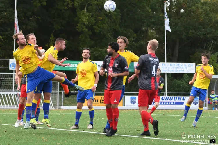 De Zouaven in eigen huis hard onderuit tegen RKVV Velsen