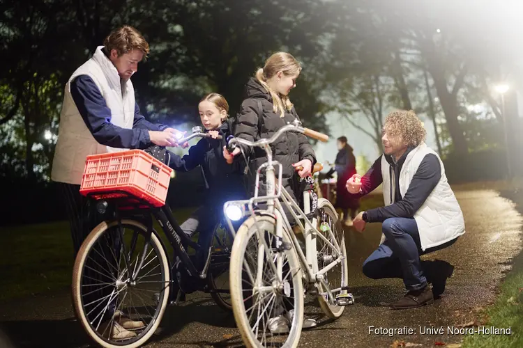 Gratis fietslampjes voor middelbare scholen om verkeersveiligheid te verhogen